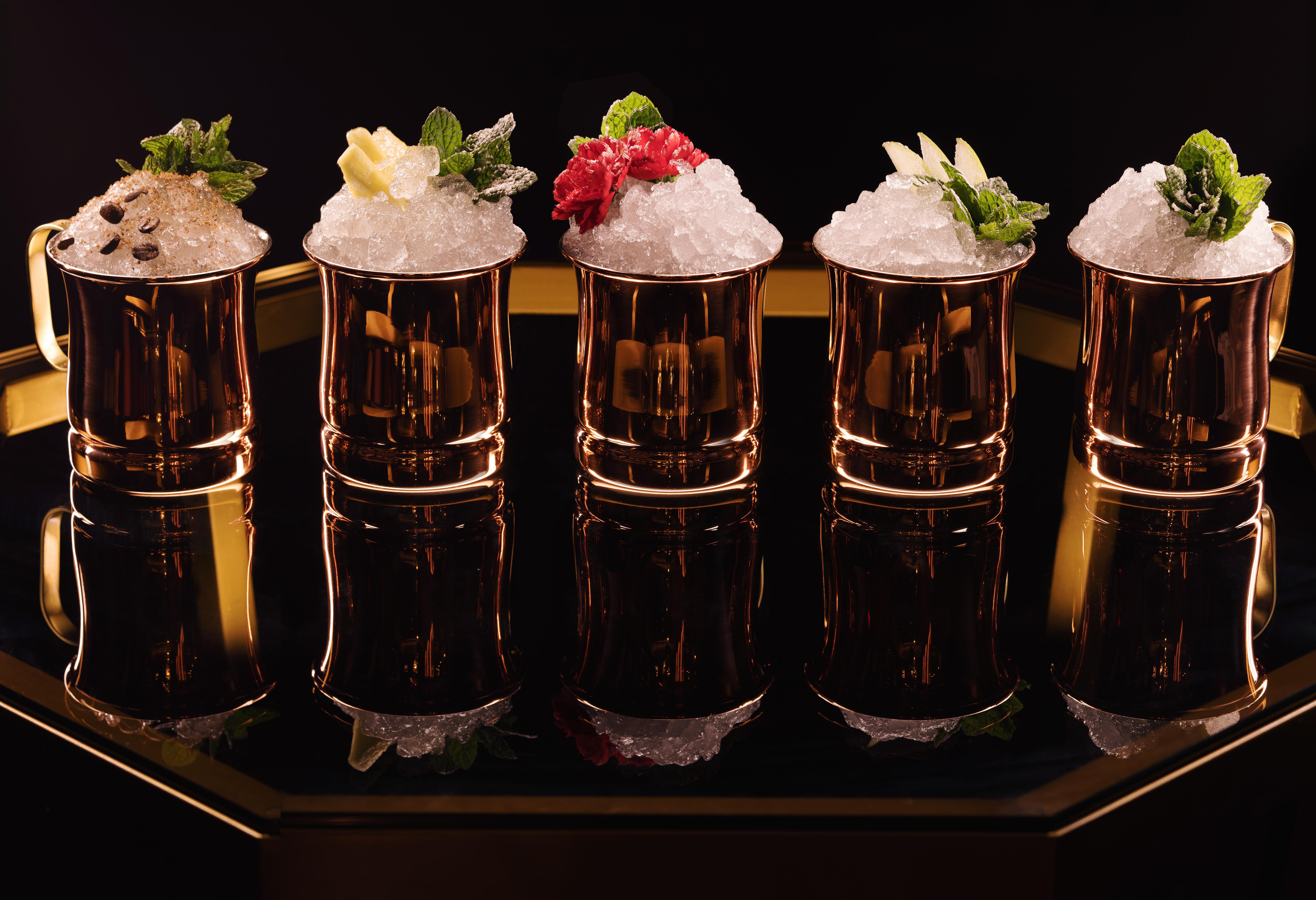 The Venetian Resort Las Vegas Esterno foto Cocktails at the Mandarin Oriental, Hong Kong