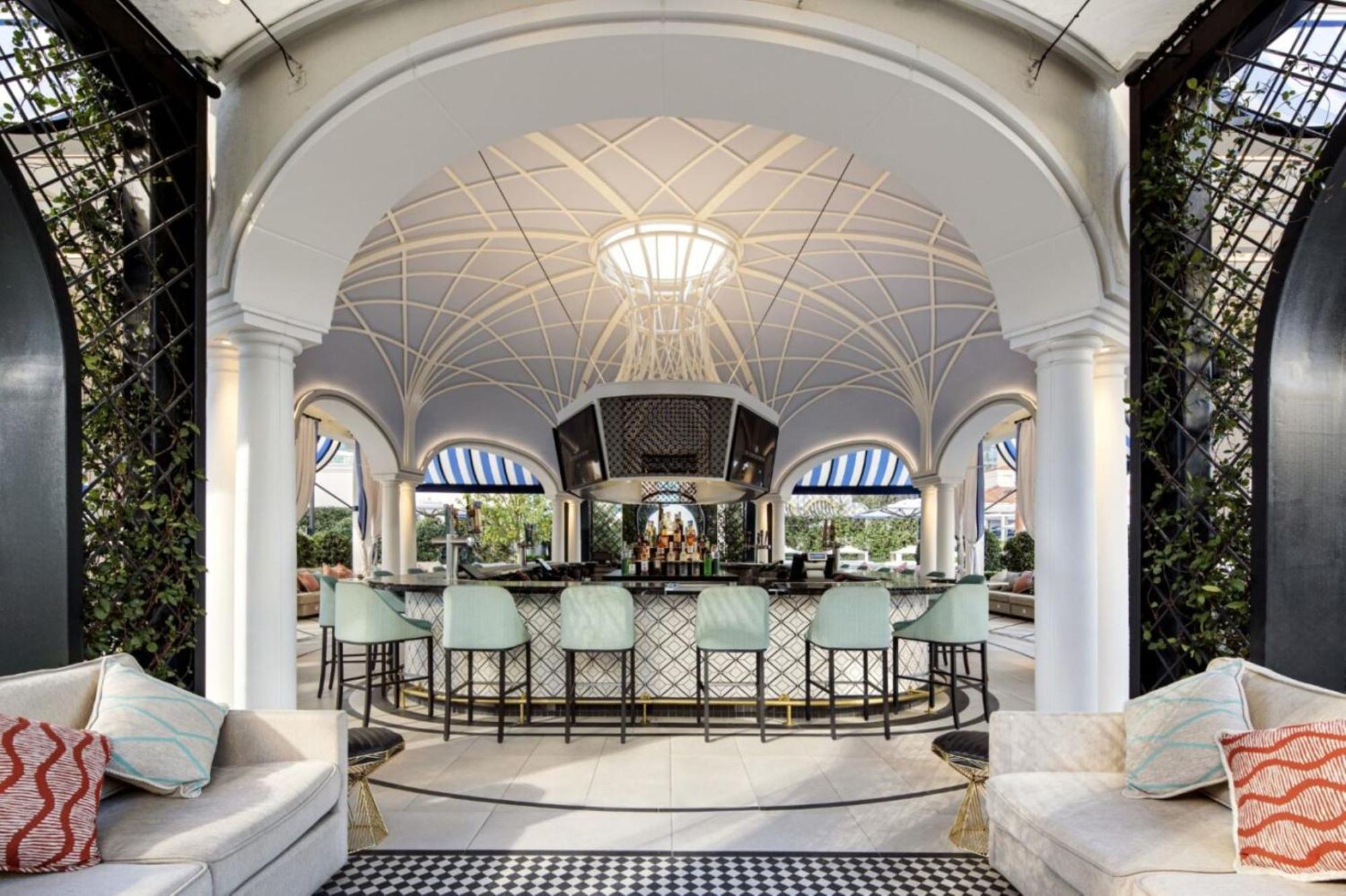 The Venetian Resort Las Vegas Esterno foto The patio at the hotel